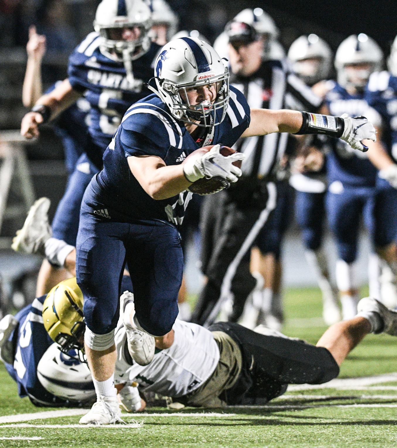 110620-qc-spt-icw-pv-football-003